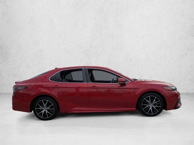 2022 Toyota Camry SE Auto (SE)