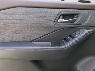 2023 Nissan Rogue FWD SV *Ltd Avail*