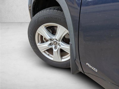 2023 Toyota Highlander Hybrid LE AWD (Natl)