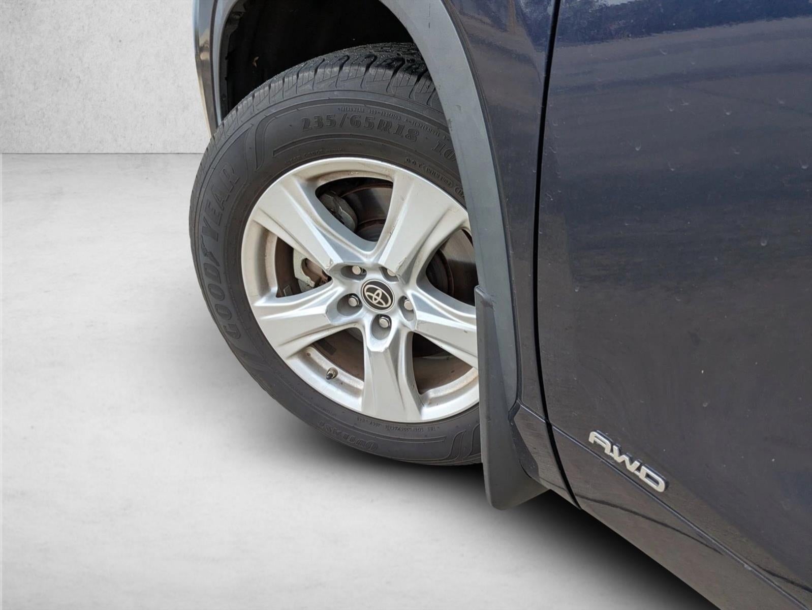 2023 Toyota Highlander Hybrid LE AWD (Natl)