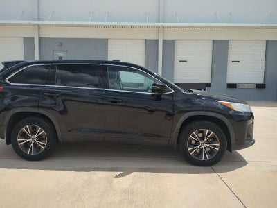 2019 Toyota Highlander LE V6 AWD (Natl)