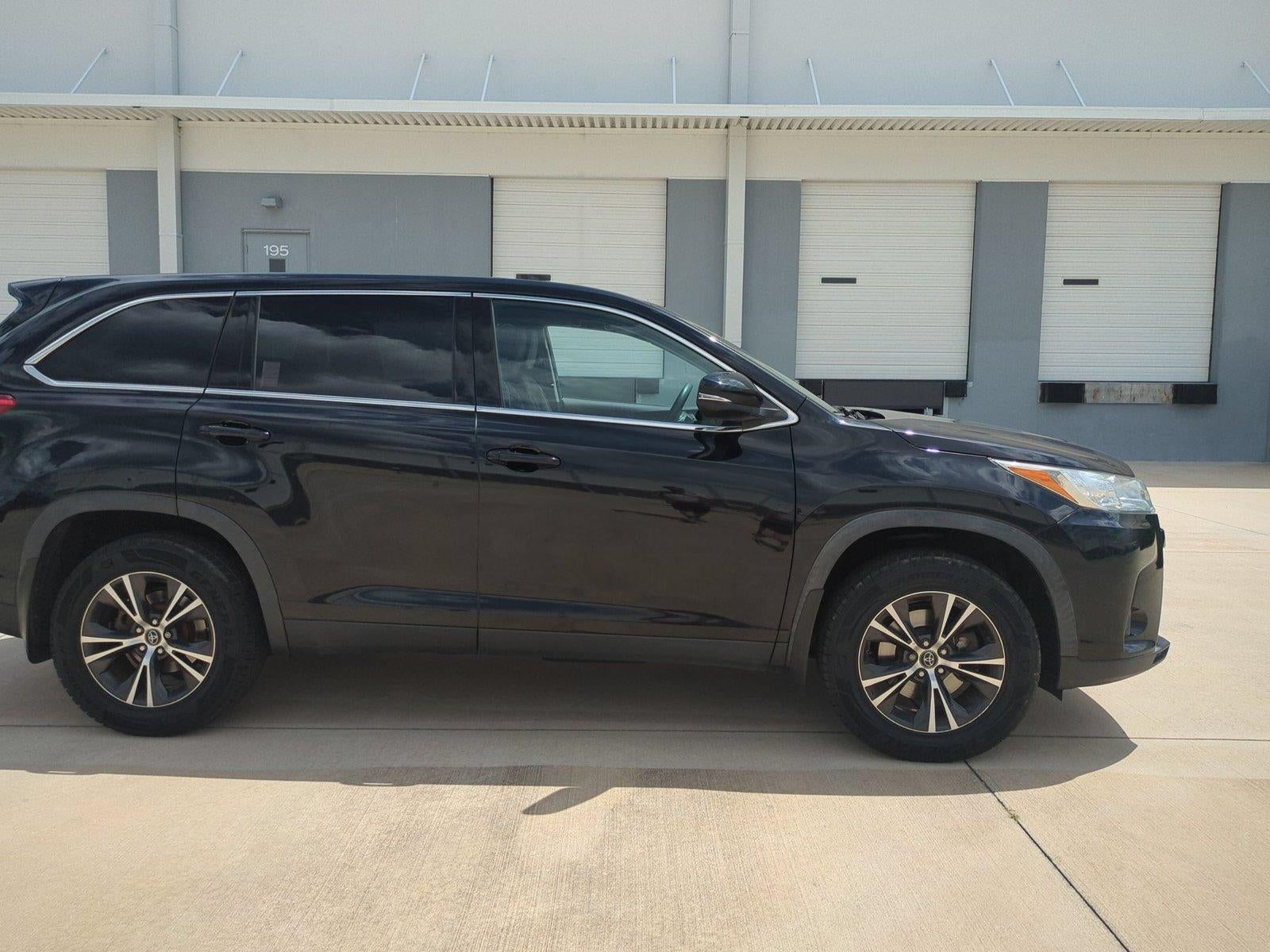2019 Toyota Highlander LE V6 AWD (Natl)