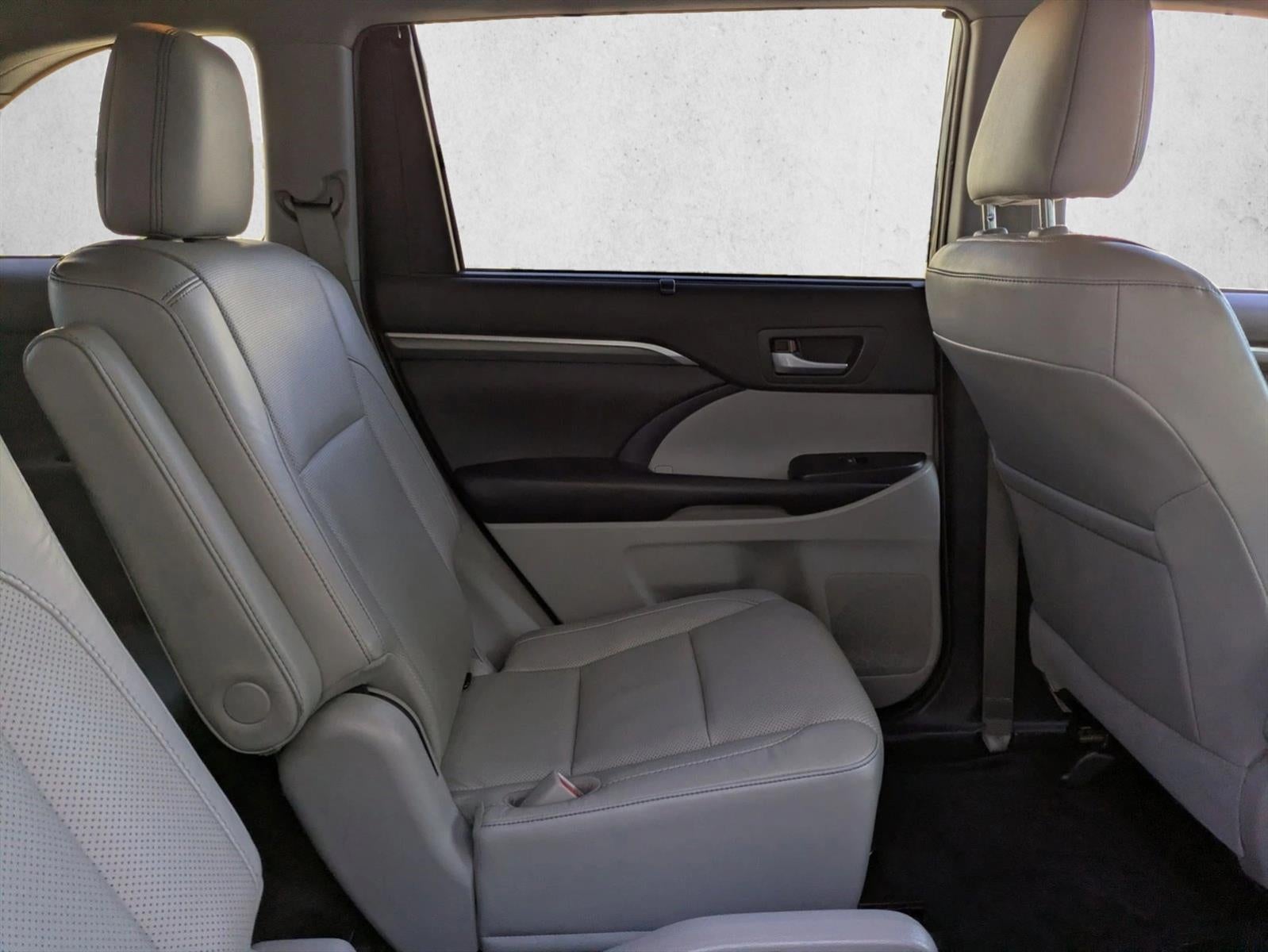 2019 Toyota Highlander Limited Platinum V6 AWD (Natl)