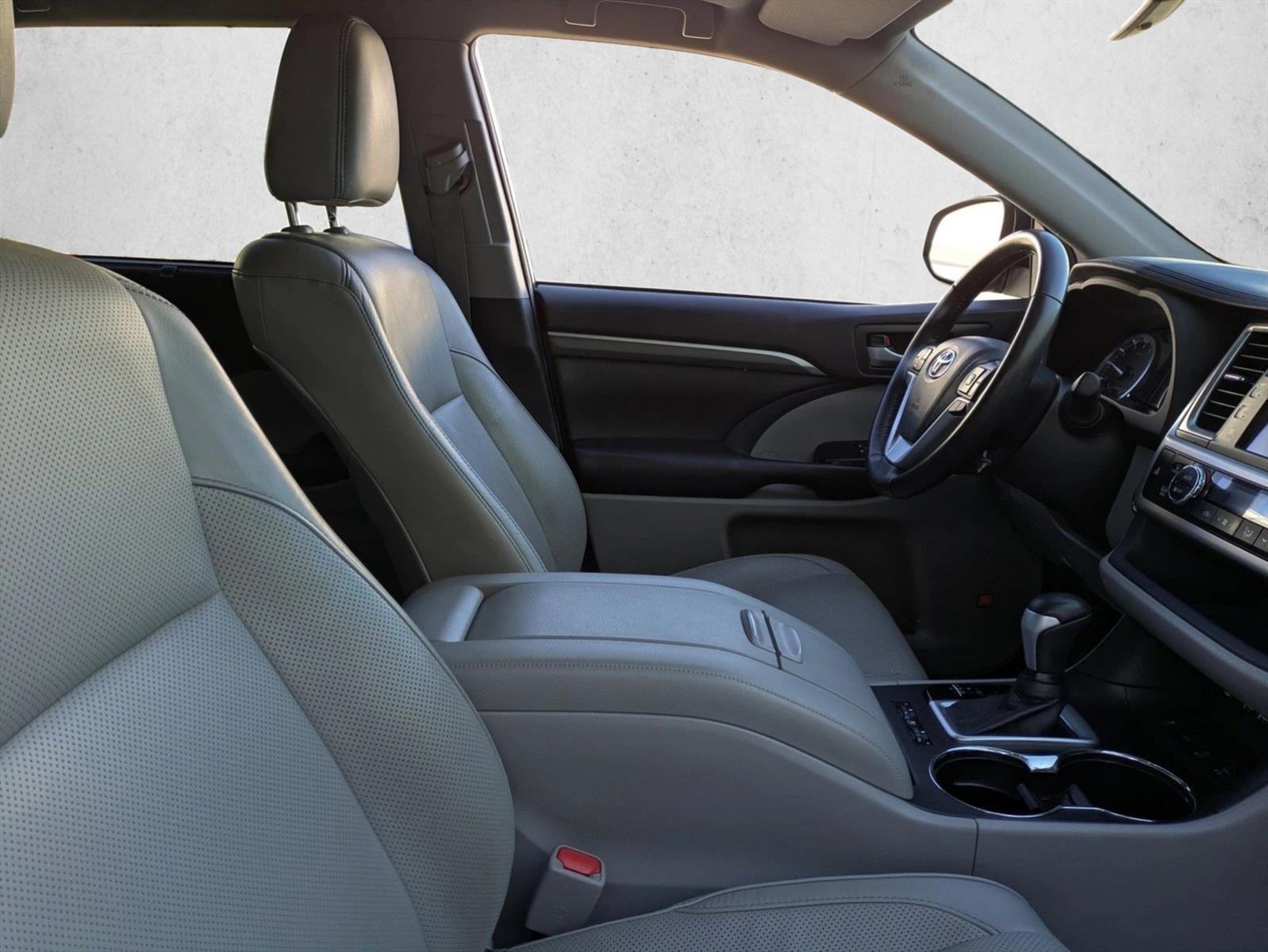 2019 Toyota Highlander Limited Platinum V6 AWD (Natl)