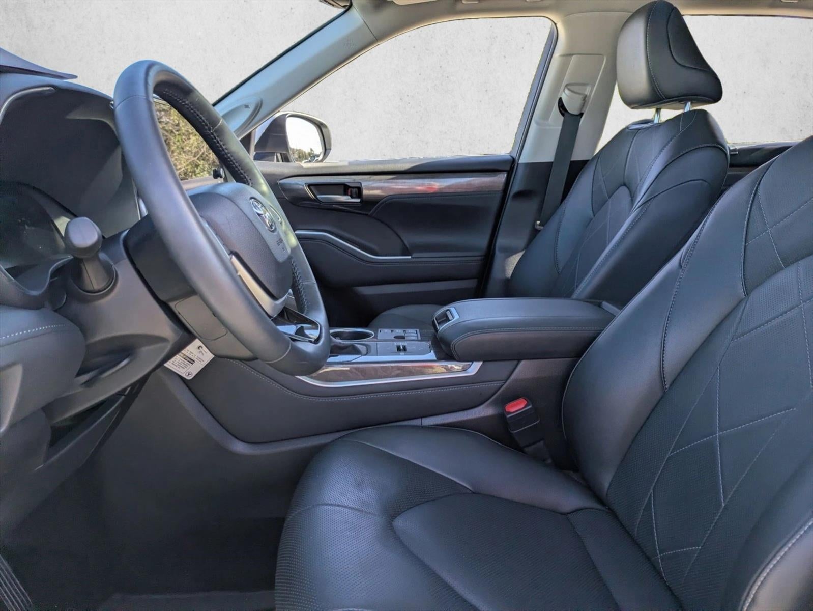 2025 Toyota Highlander Hybrid Platinum AWD (Natl)