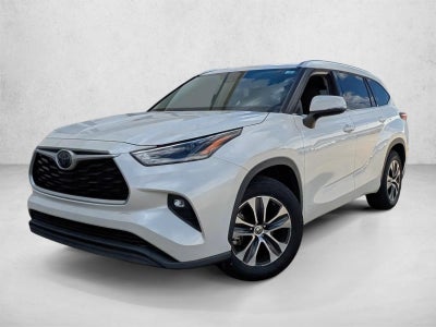 2021 Toyota Highlander XLE FWD (Natl)