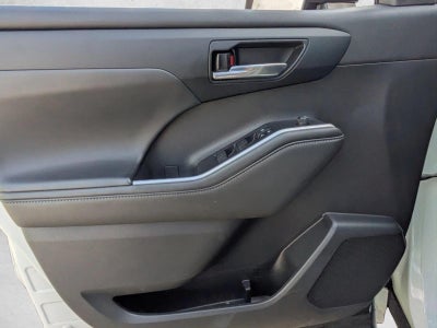 2021 Toyota Highlander XLE FWD (Natl)