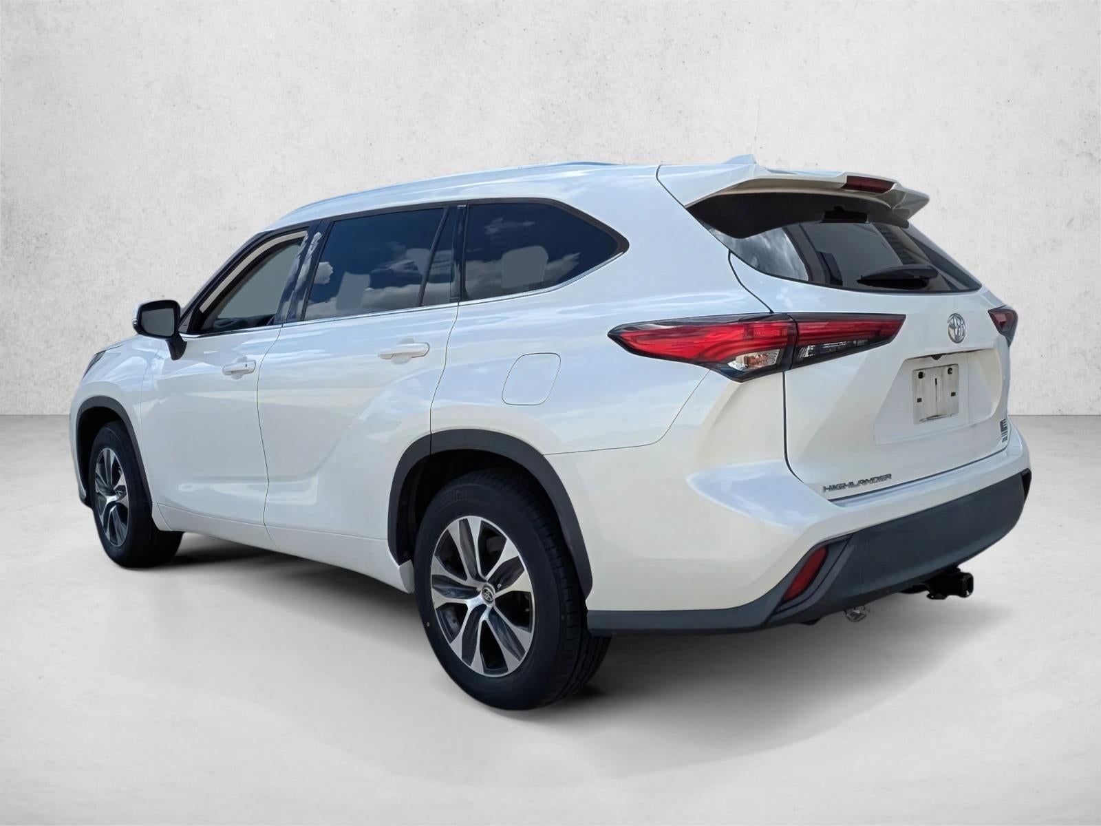 2021 Toyota Highlander XLE FWD (Natl)