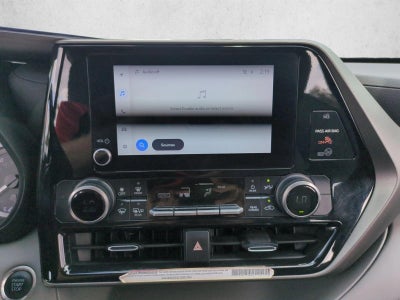 2024 Toyota Highlander LE FWD (Natl)