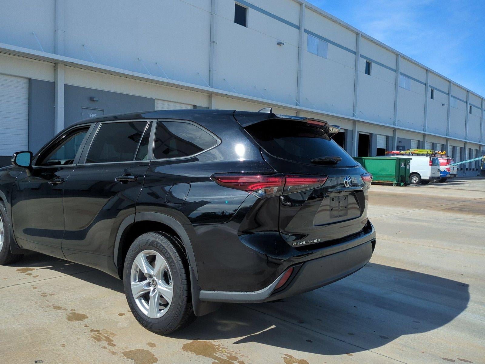 2024 Toyota Highlander LE FWD (Natl)