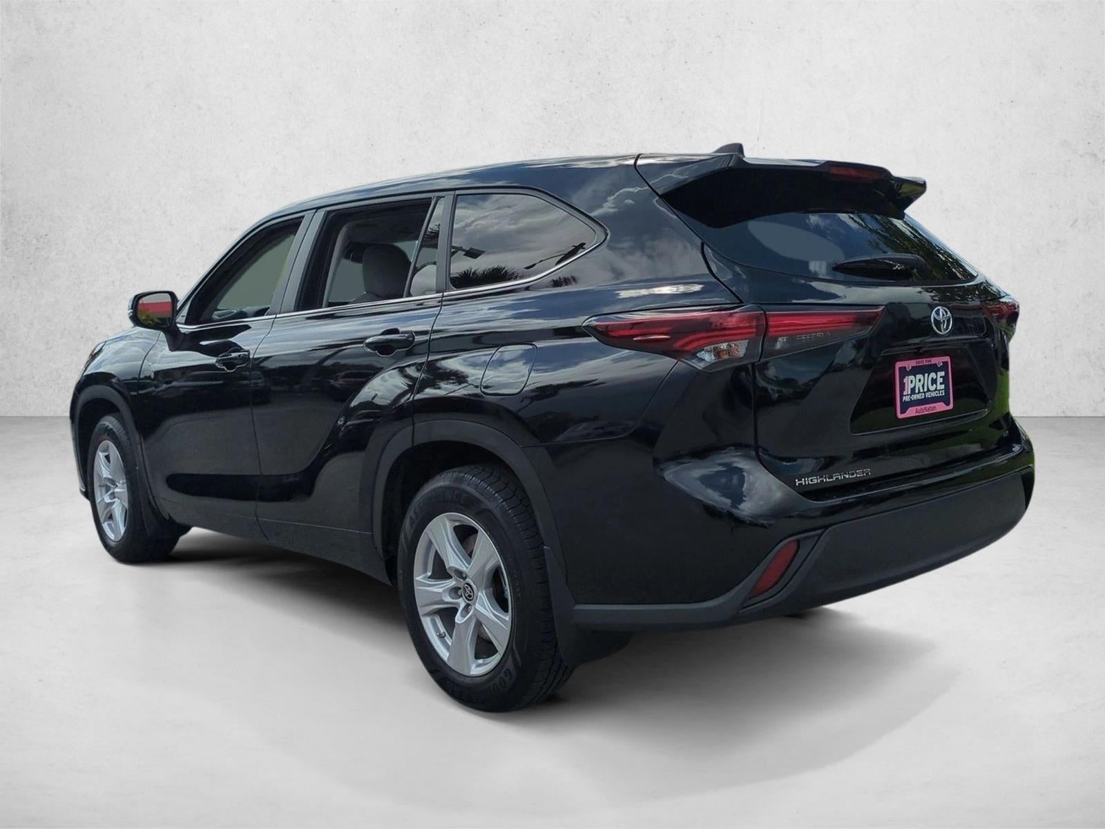 2024 Toyota Highlander LE FWD (Natl)