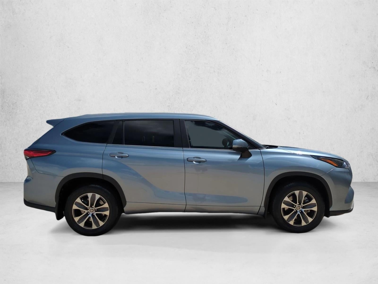 2023 Toyota Highlander XLE FWD (Natl)