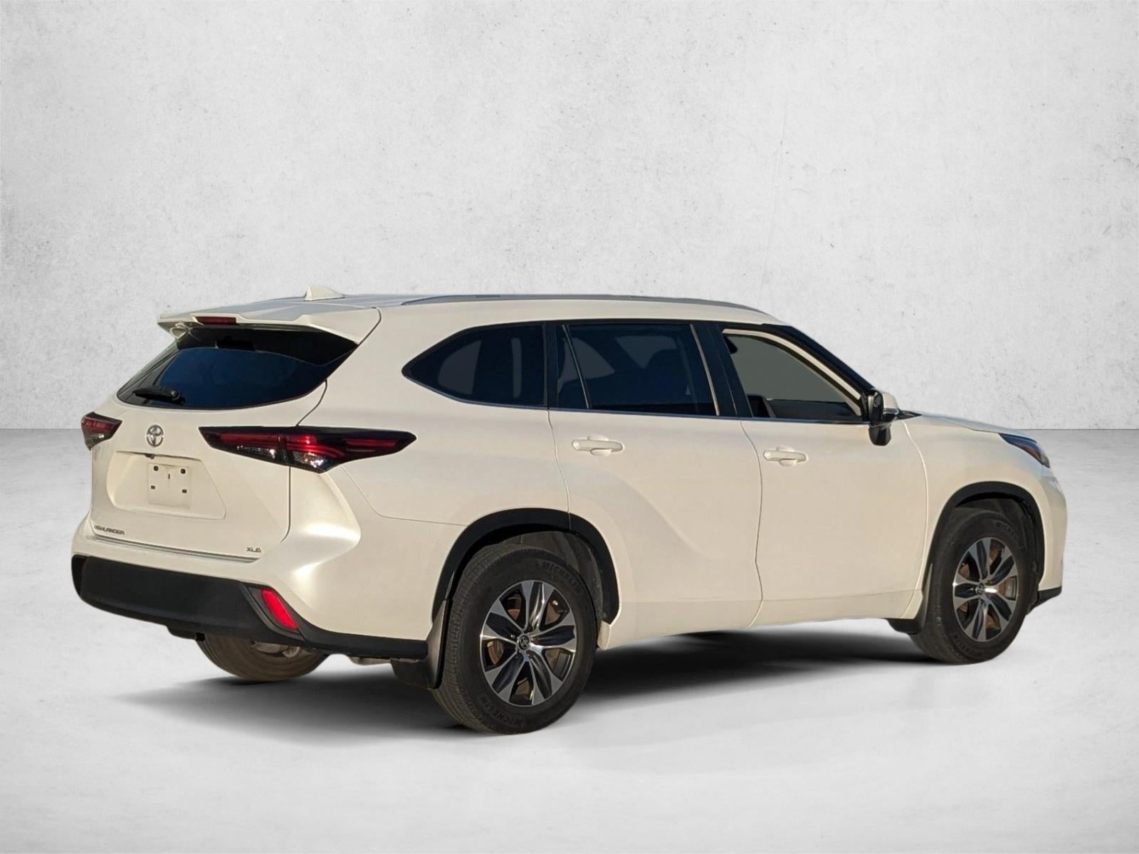 2024 Toyota Highlander XLE FWD (Natl)