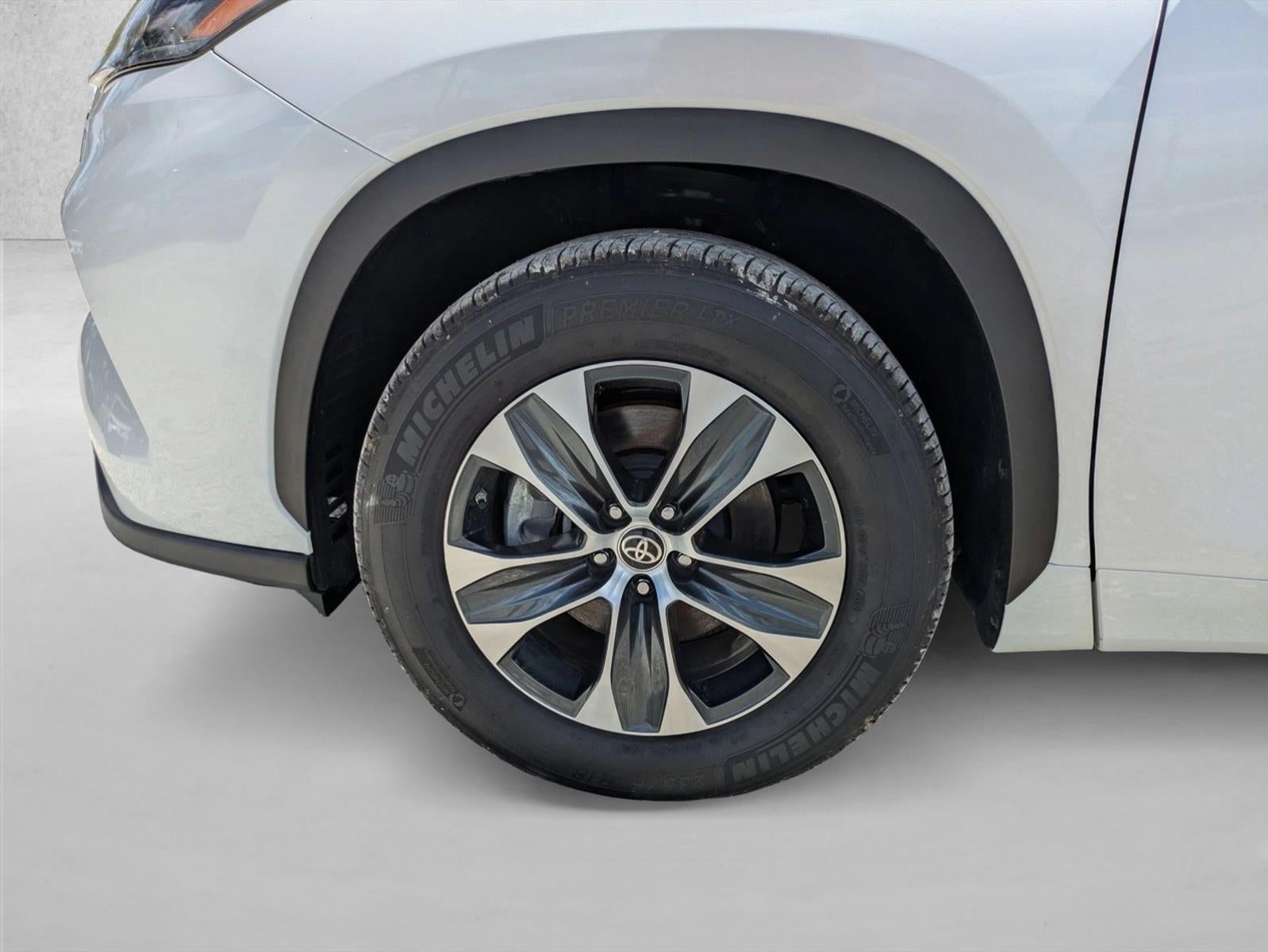 2024 Toyota Highlander XLE FWD (Natl)