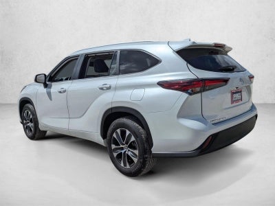 2024 Toyota Highlander XLE FWD (Natl)