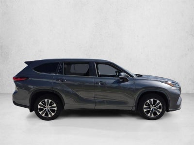 2023 Toyota Highlander XLE FWD (Natl)