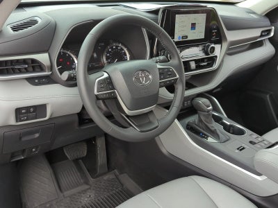 2025 Toyota Highlander XLE FWD (Natl)