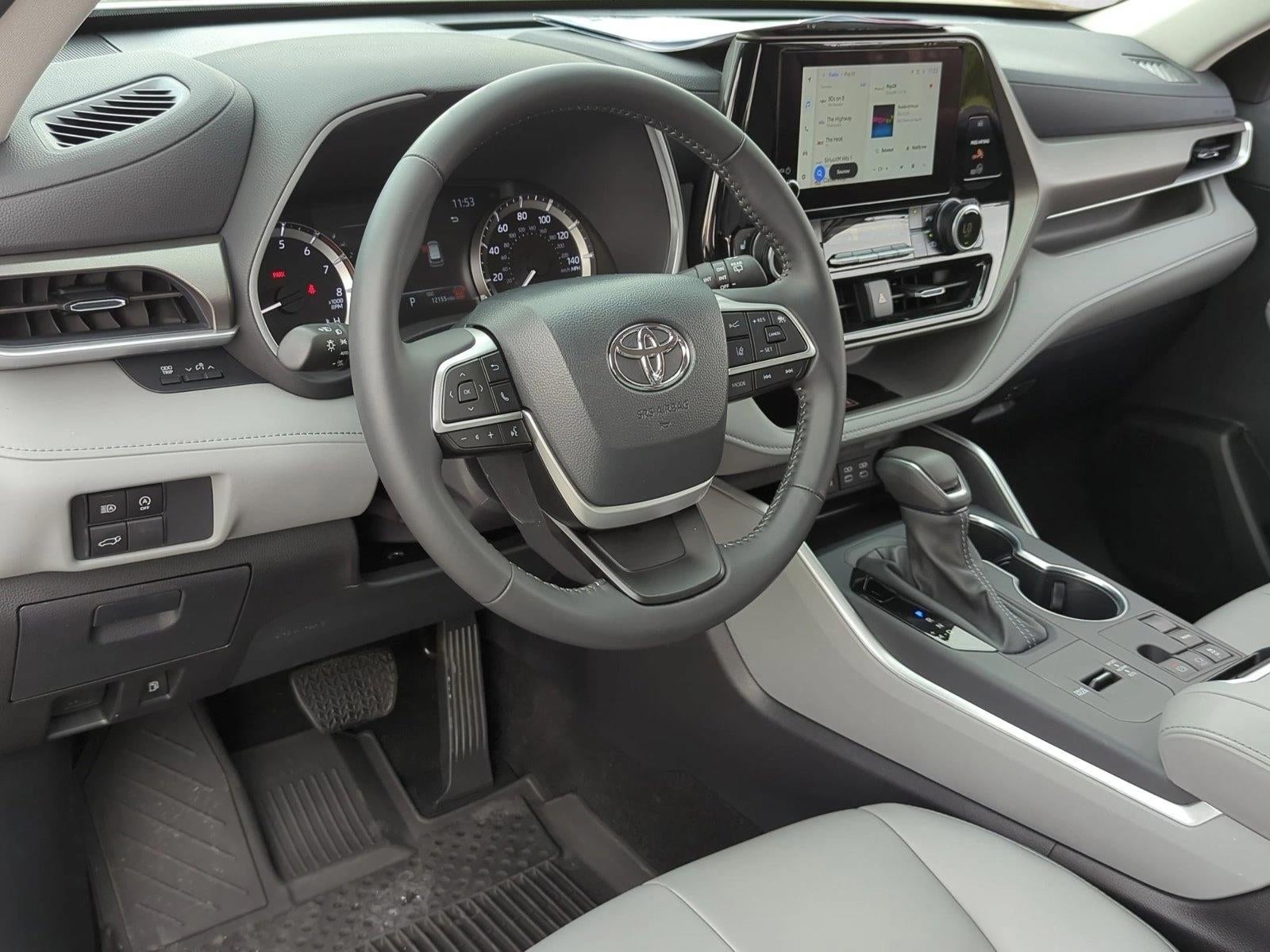 2025 Toyota Highlander XLE FWD (Natl)