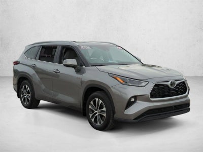 2025 Toyota Highlander XLE FWD (Natl)