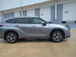 2025 Toyota Highlander XLE FWD (Natl)