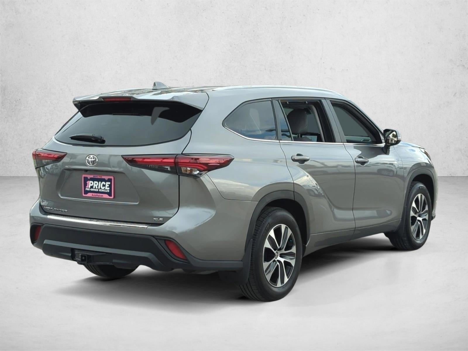 2025 Toyota Highlander XLE FWD (Natl)
