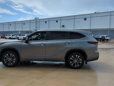 2025 Toyota Highlander XLE FWD (Natl)