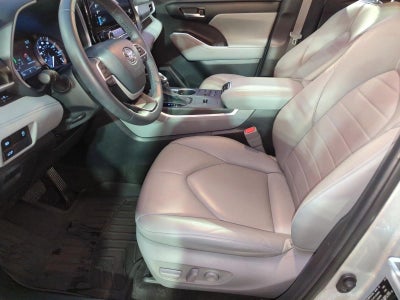 2023 Toyota Highlander XLE FWD (Natl)