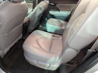 2023 Toyota Highlander XLE FWD (Natl)