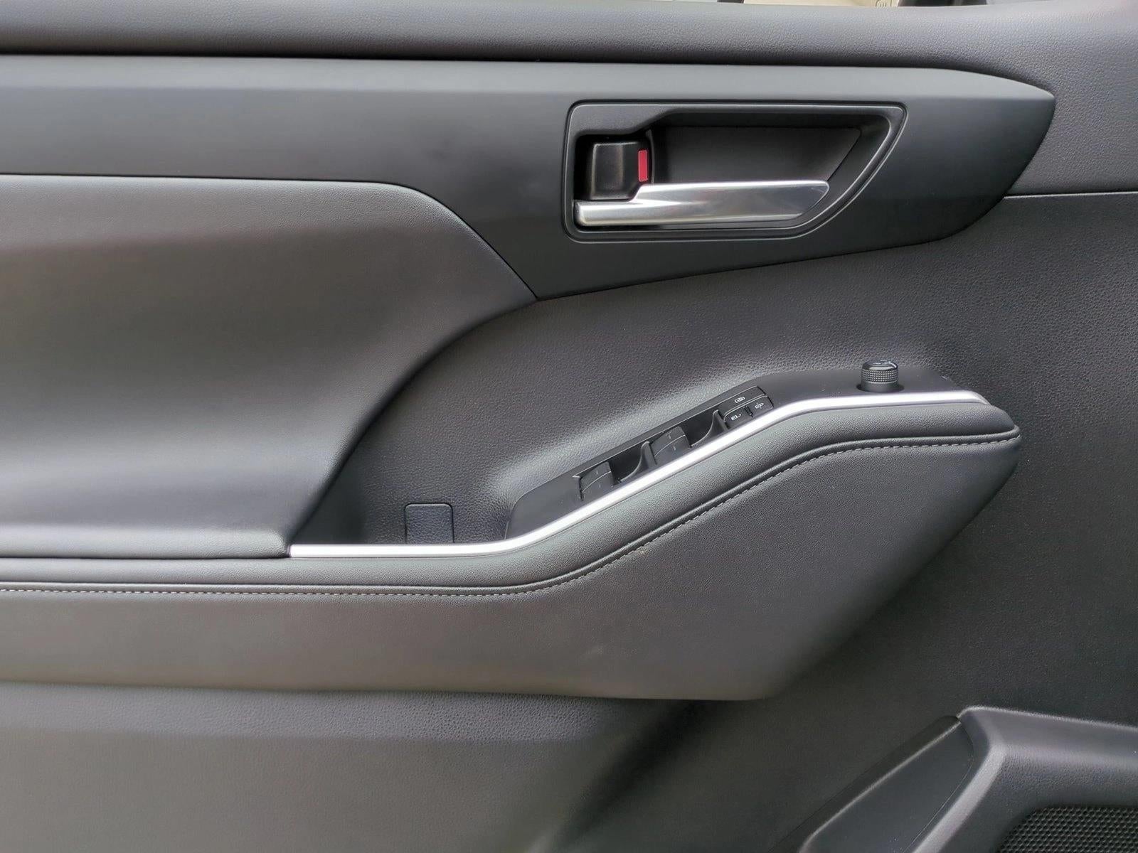 2024 Toyota Highlander XLE FWD (Natl)