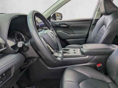 2024 Toyota Highlander XLE FWD (Natl)