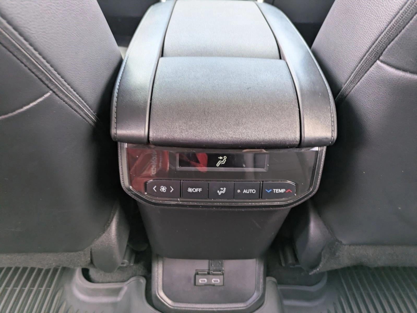 2024 Toyota Highlander XLE FWD (Natl)