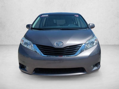 2013 Toyota Sienna 5dr 8-Pass Van V6 LE FWD (Natl)