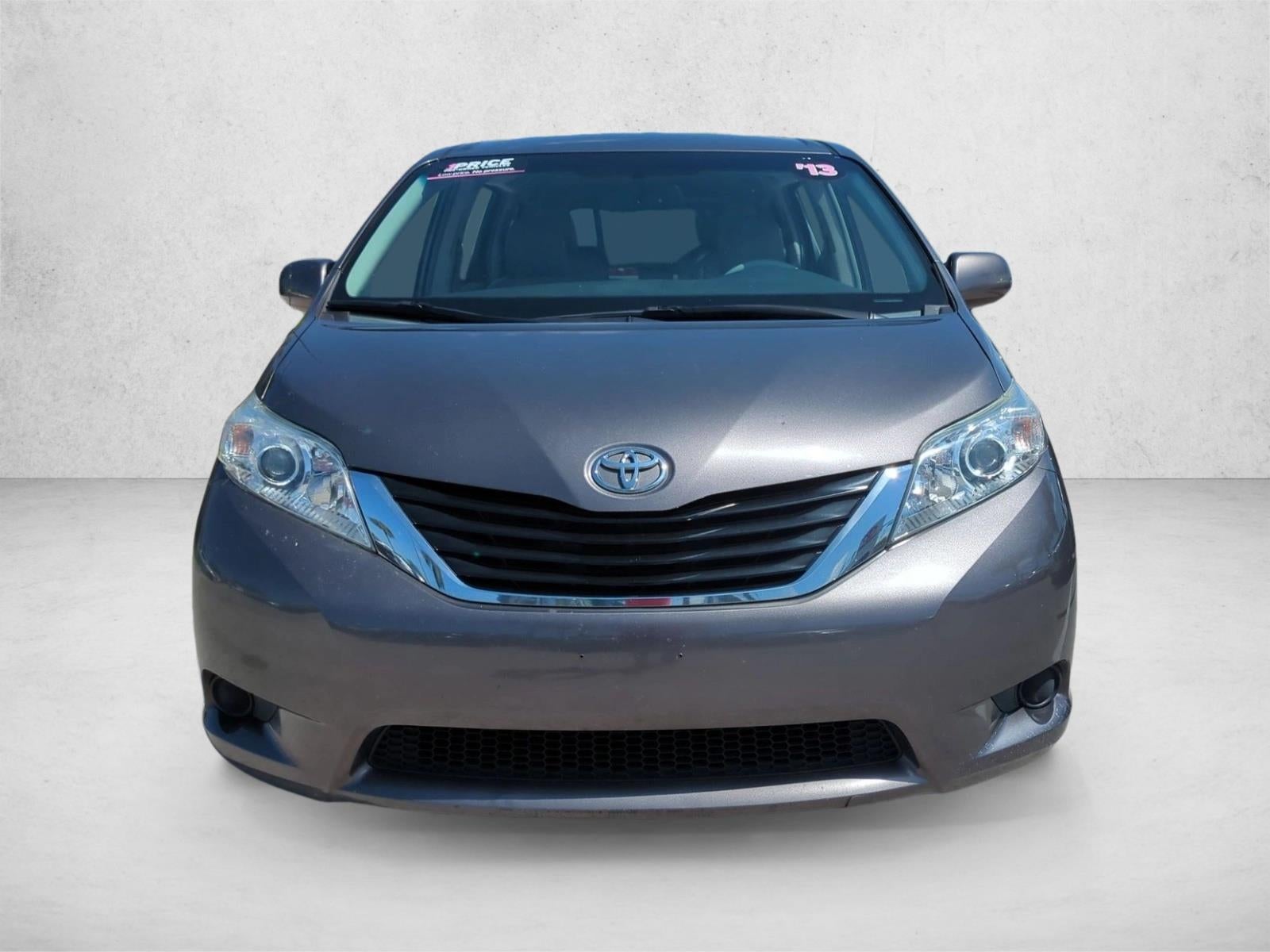 2013 Toyota Sienna 5dr 8-Pass Van V6 LE FWD (Natl)