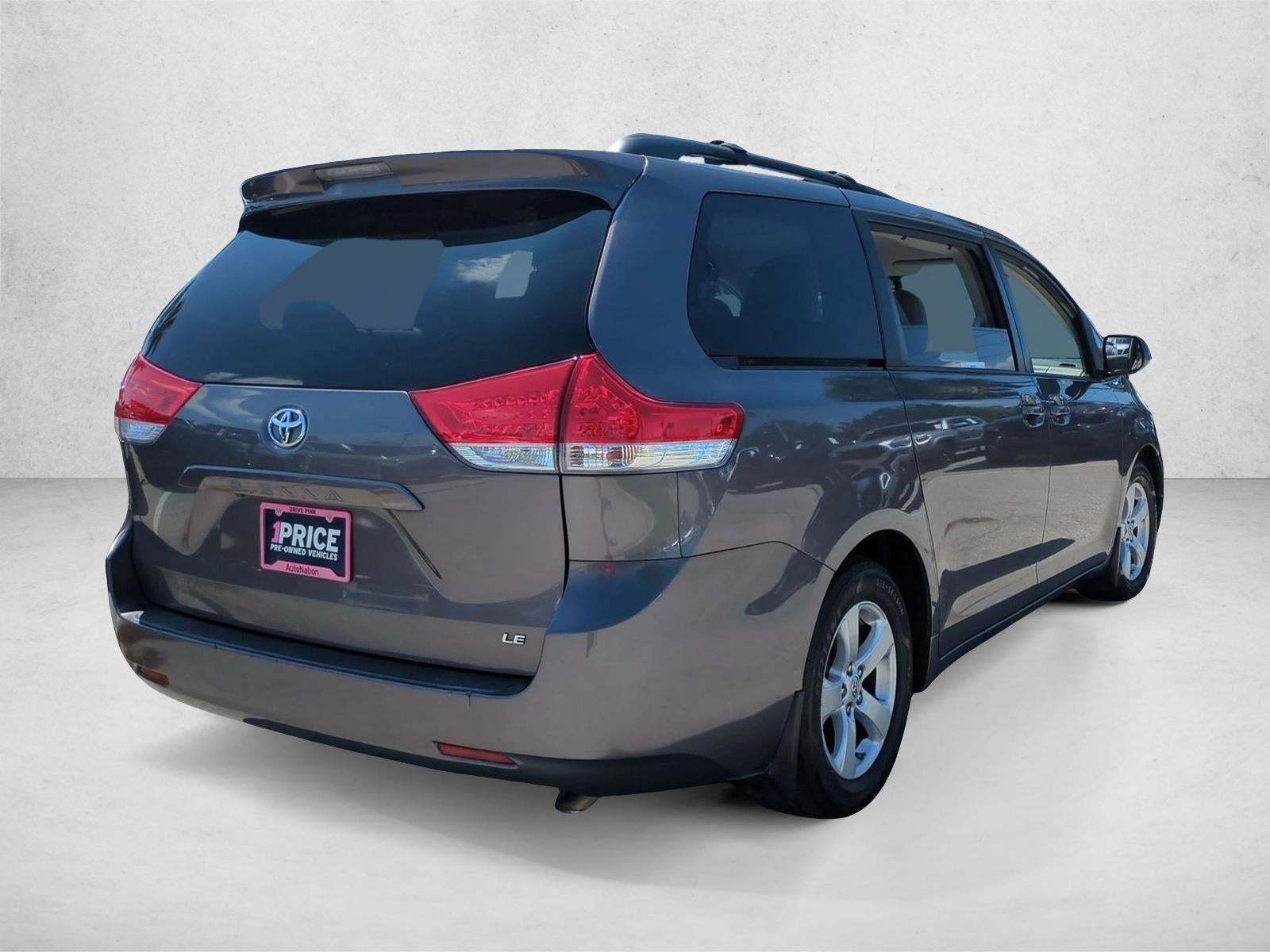 2013 Toyota Sienna 5dr 8-Pass Van V6 LE FWD (Natl)