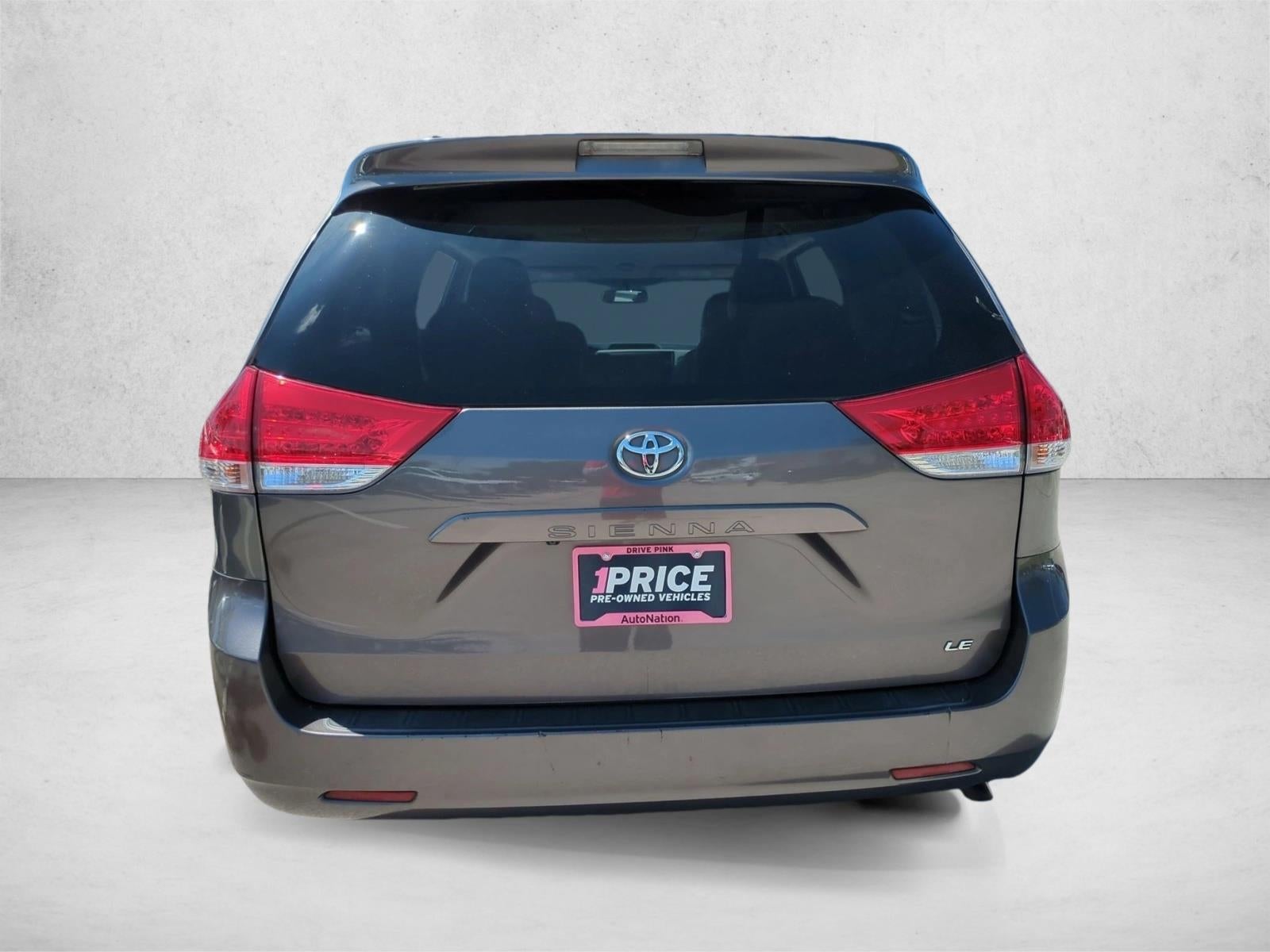 2013 Toyota Sienna 5dr 8-Pass Van V6 LE FWD (Natl)