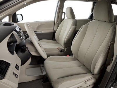 2013 Toyota Sienna 5dr 8-Pass Van V6 LE FWD (Natl)