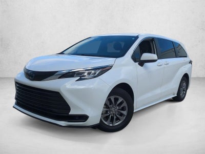 2023 Toyota Sienna LE FWD 8-Passenger (Natl)