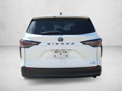 2023 Toyota Sienna LE FWD 8-Passenger (Natl)
