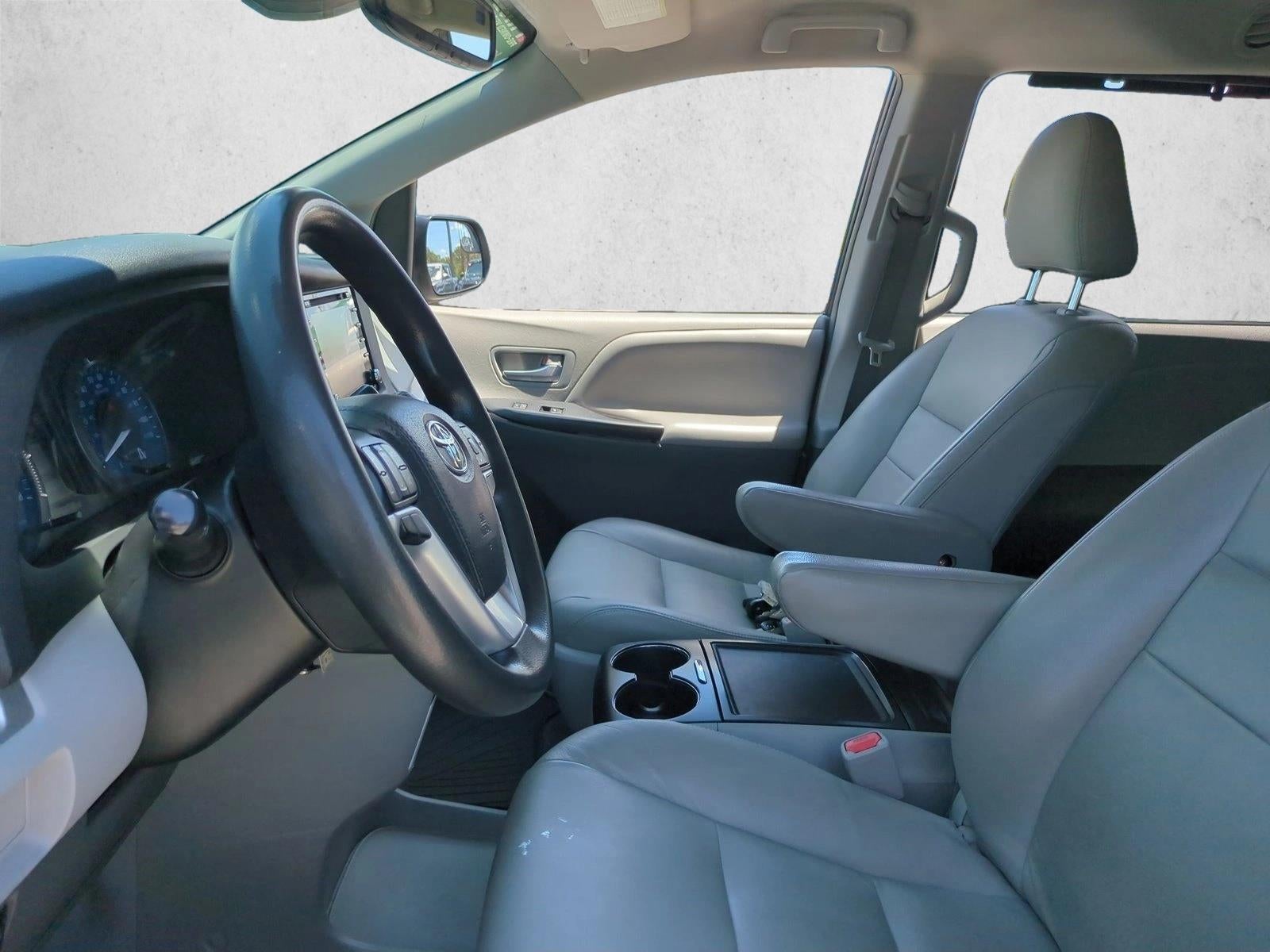 2018 Toyota Sienna LE FWD 8-Passenger (Natl)