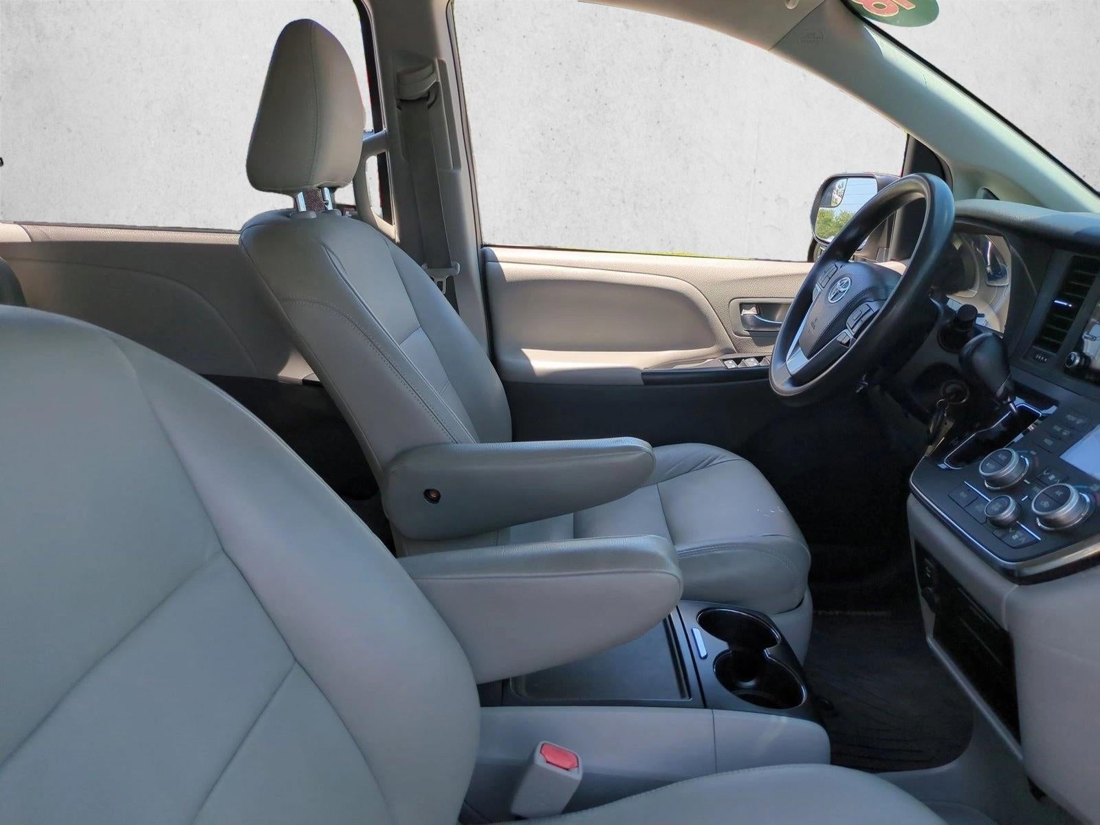 2018 Toyota Sienna LE FWD 8-Passenger (Natl)