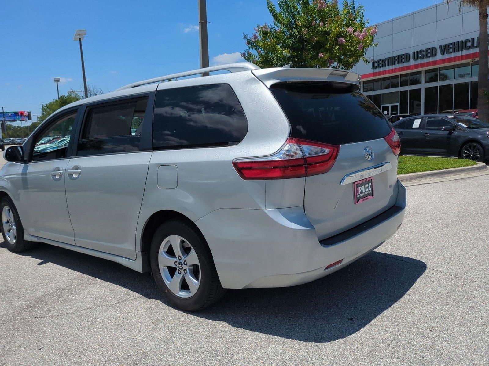 2018 Toyota Sienna LE FWD 8-Passenger (Natl)
