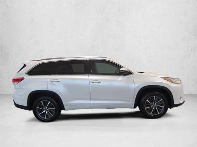 2017 Toyota Highlander XLE V6 FWD (Natl)
