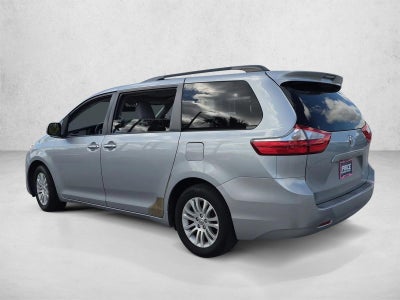 2016 Toyota Sienna 5dr 8-Pass Van XLE FWD (Natl)