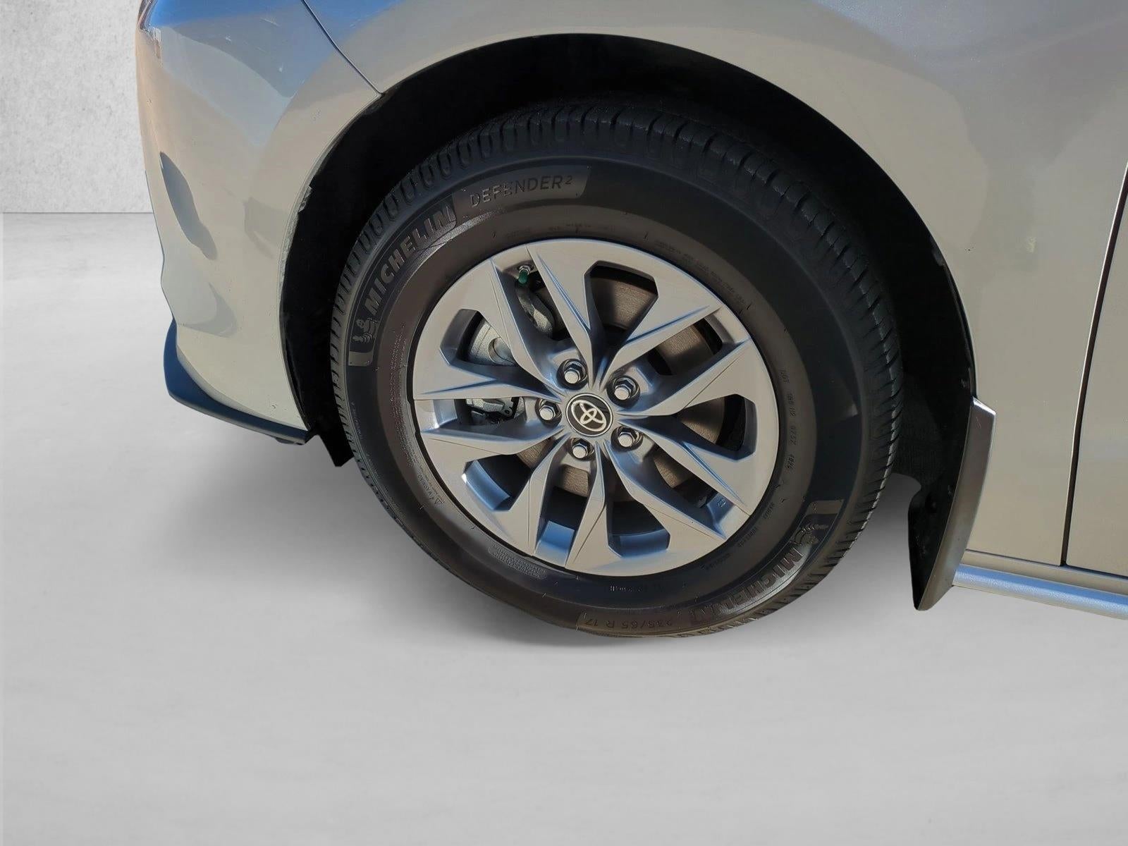 2025 Toyota Sienna XLE FWD 8-Passenger (Natl)