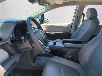 2022 Toyota Sienna XLE FWD 8-Passenger (Natl)