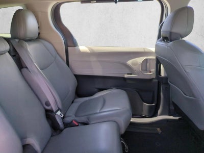 2022 Toyota Sienna XLE FWD 8-Passenger (Natl)