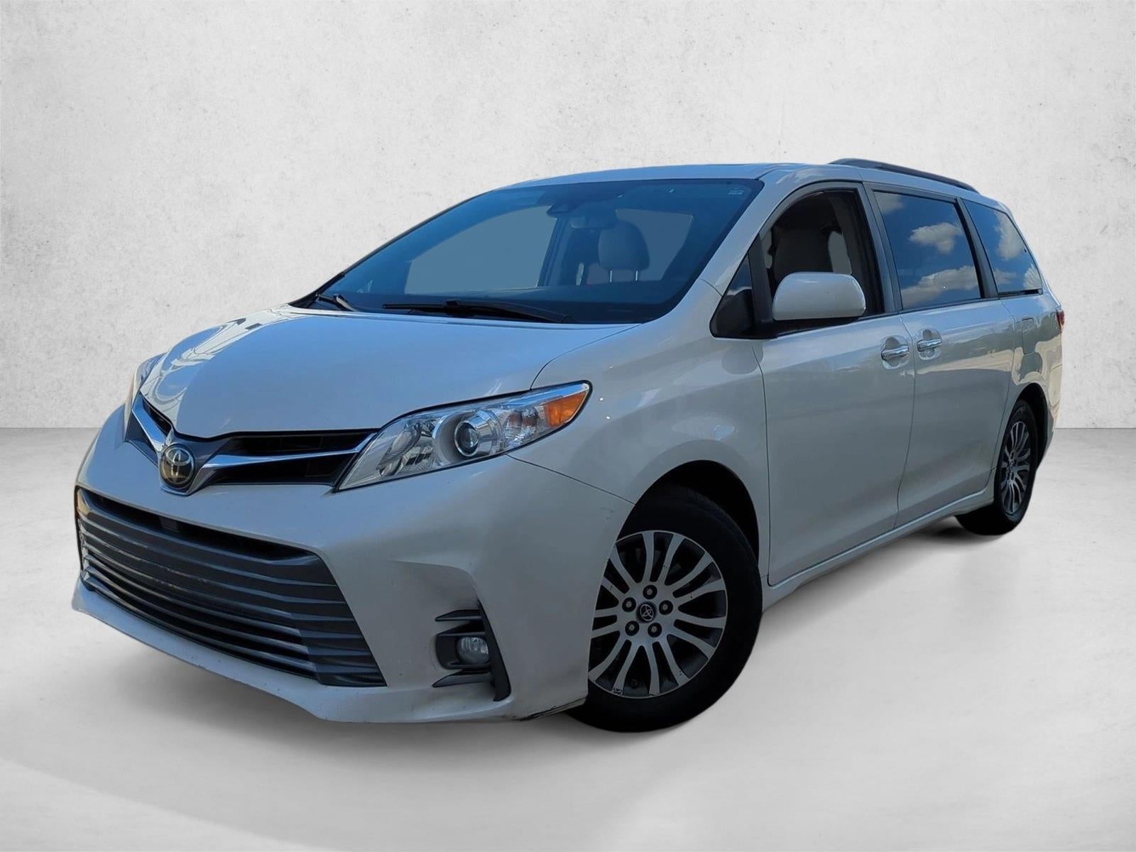 2018 Toyota Sienna XLE Premium FWD 8-Passenger (Natl)