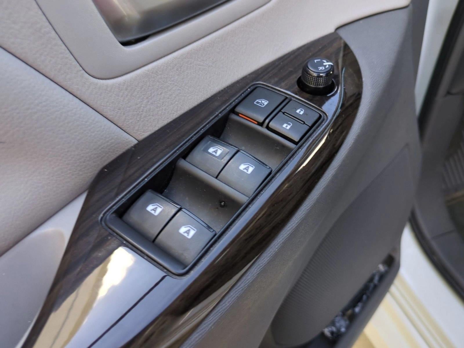 2018 Toyota Sienna XLE Premium FWD 8-Passenger (Natl)