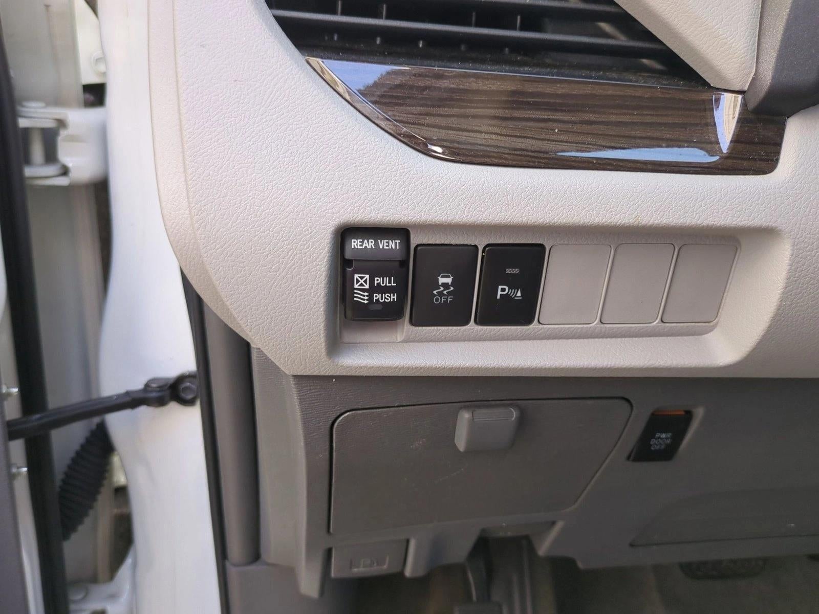 2018 Toyota Sienna XLE Premium FWD 8-Passenger (Natl)
