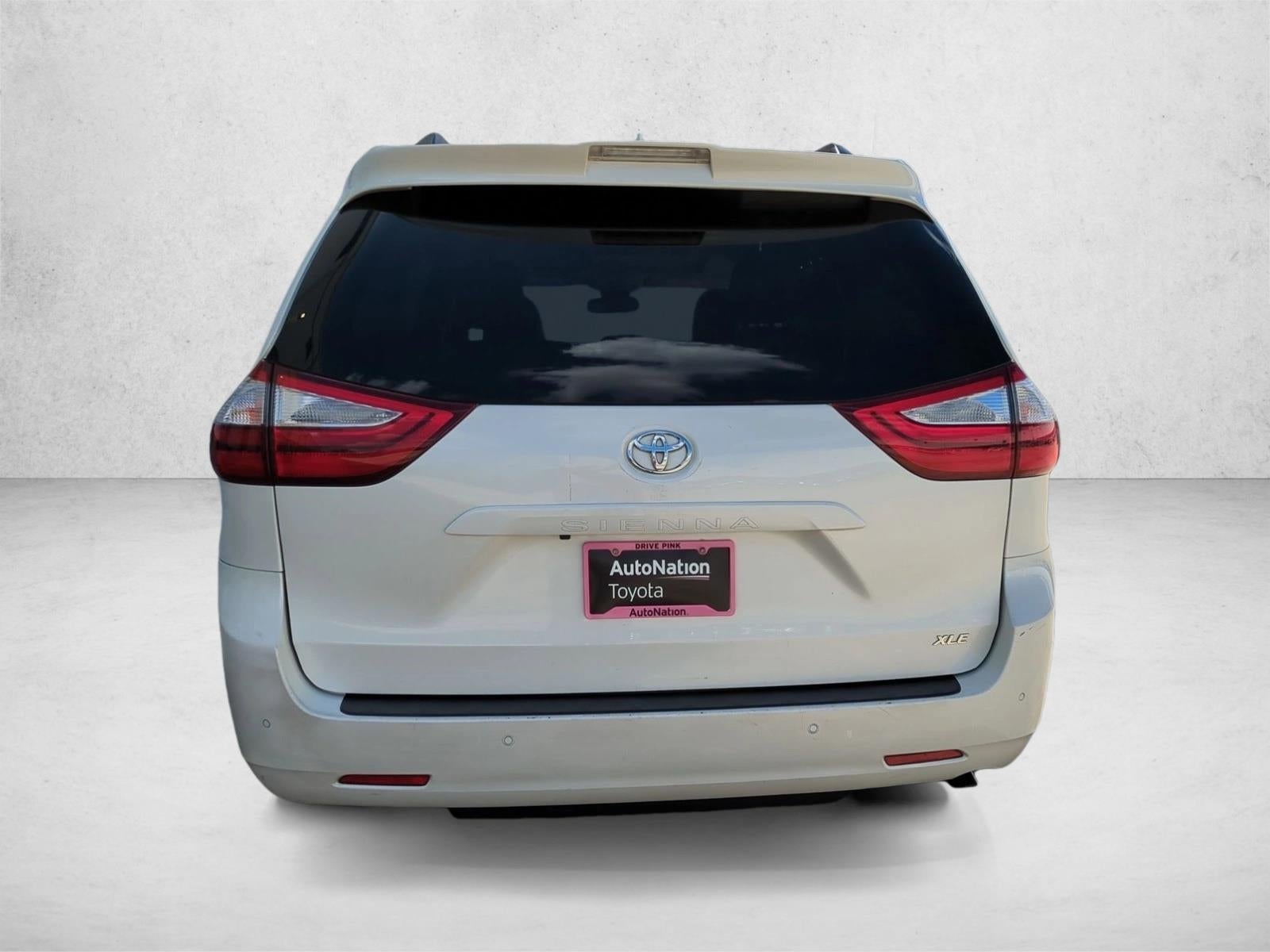 2018 Toyota Sienna XLE Premium FWD 8-Passenger (Natl)